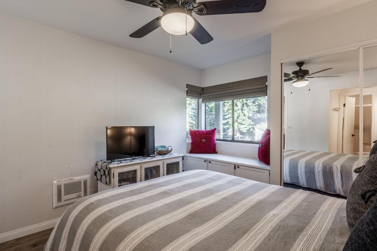 Highly Updated 1 Bedroom Plus Den, 2 Bath Crestview Unit 5 Sleeps Up To 4 Located Near Canyon Lodge Mammoth Lakes Luaran gambar